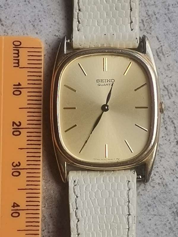 STUNNING AND ELEGANT LADIES SEIKO WATCH IN EXCELLENT WORKING CONDITION