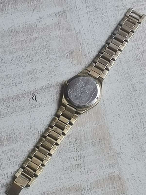 MENS TEMPO WATCHES BOTH IN EXCELLENT WORKING CONDITION - BIDDING FOR BOTH