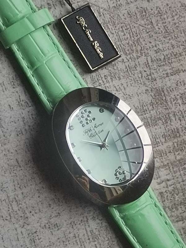 LADIES FIFTH AVENUE COLLECTION WATCH IN EXCELLENT WORKING CONDITION