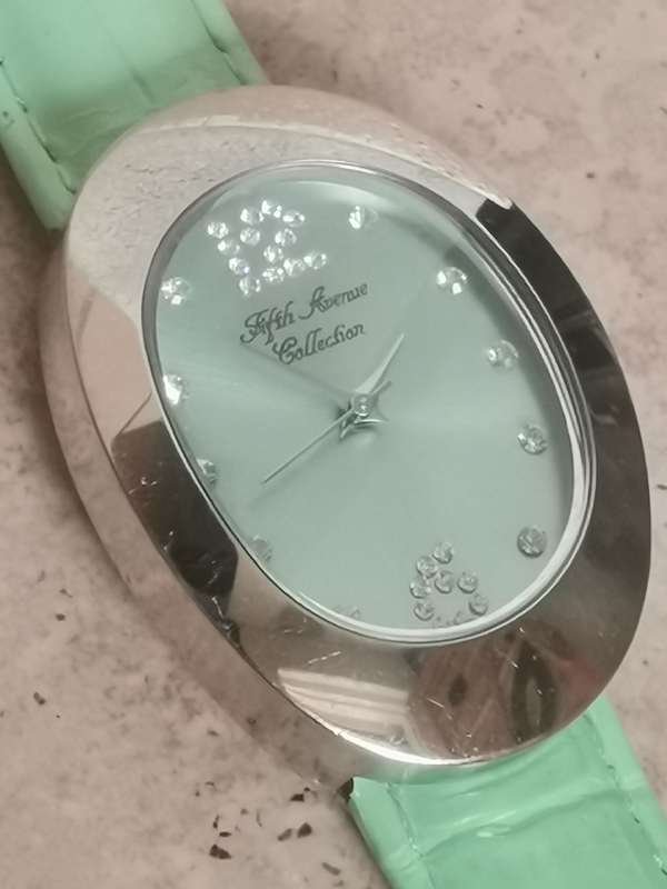 LADIES FIFTH AVENUE COLLECTION WATCH IN EXCELLENT WORKING CONDITION