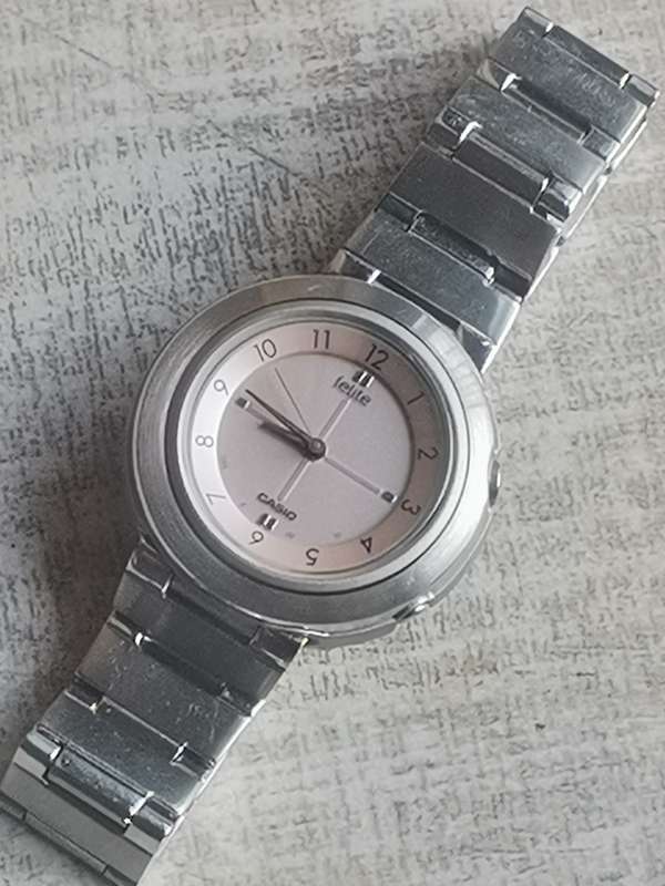 LADIES CASIO FELITE WATCH IN GOOD WORKING CONDITION