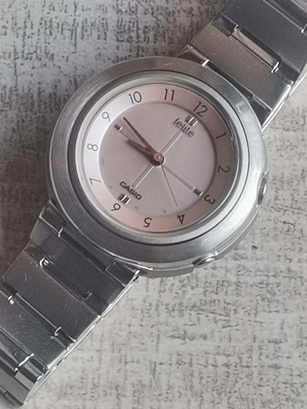 LADIES CASIO FELITE WATCH IN GOOD WORKING CONDITION