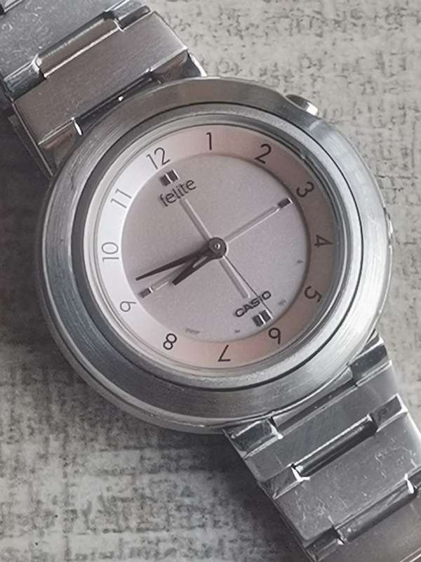 LADIES CASIO FELITE WATCH IN GOOD WORKING CONDITION
