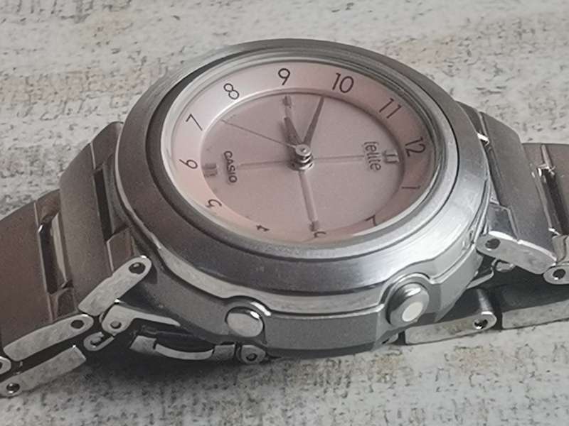 LADIES CASIO FELITE WATCH IN GOOD WORKING CONDITION