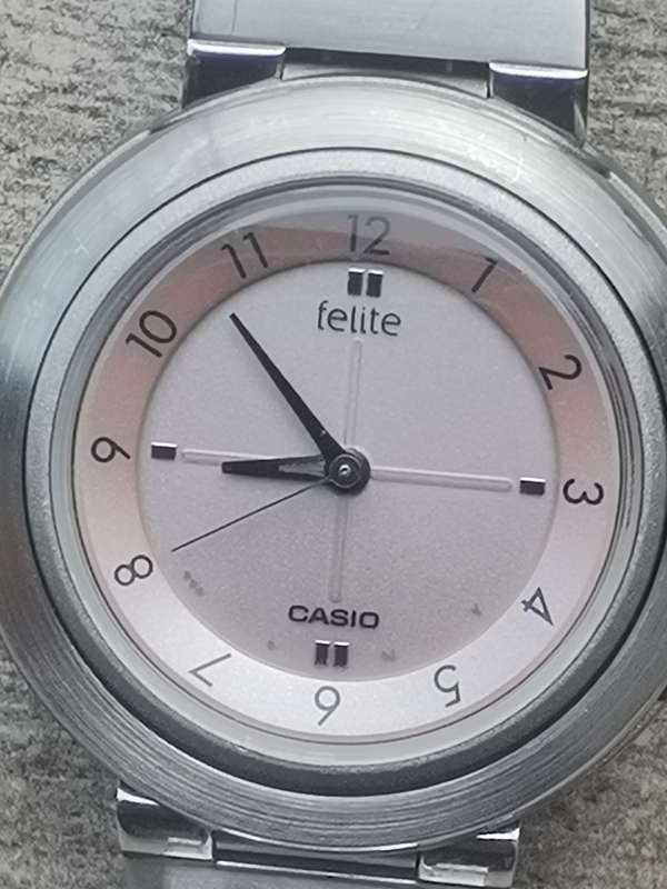LADIES CASIO FELITE WATCH IN GOOD WORKING CONDITION
