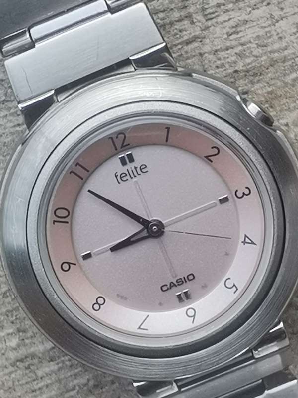 LADIES CASIO FELITE WATCH IN GOOD WORKING CONDITION