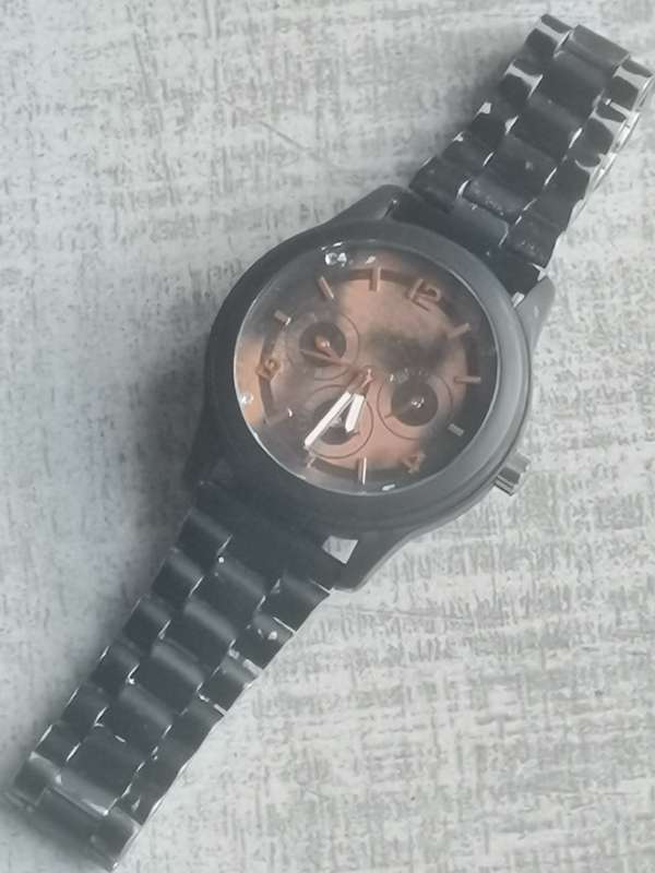 GUESS MENS WATCH IN EXCELLENT WORKING CONDITION