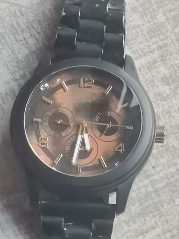 GUESS MENS WATCH IN EXCELLENT WORKING CONDITION