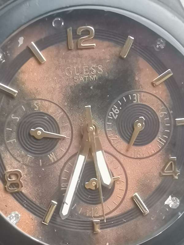 GUESS MENS WATCH IN EXCELLENT WORKING CONDITION