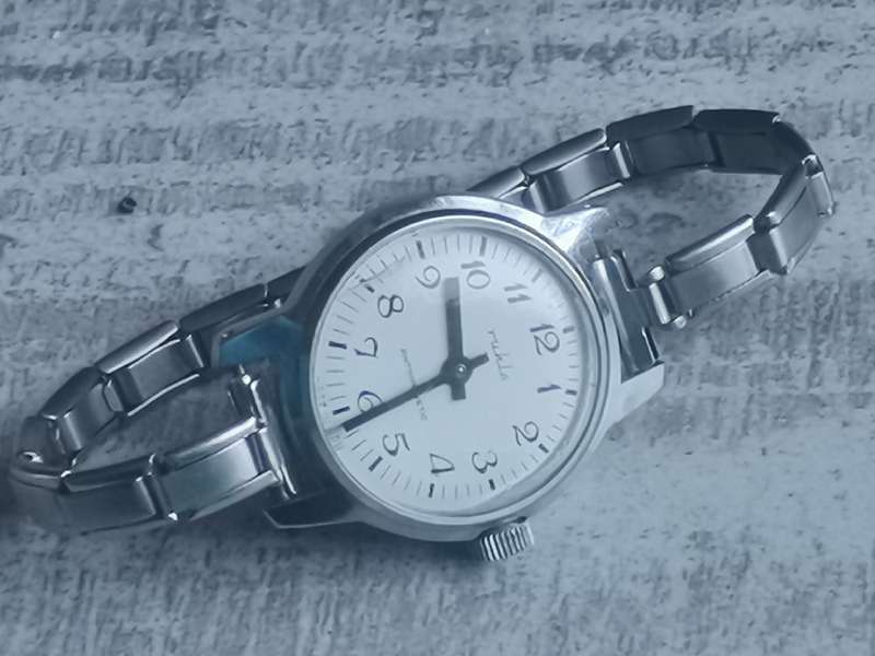 LADIES RUHLA GERMAN MADE WATCH IN WORKING CONDITION