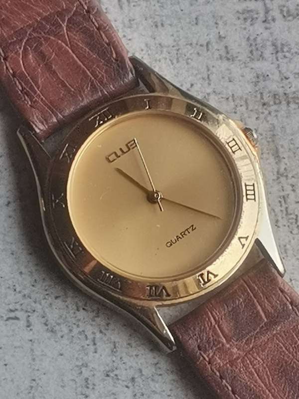 MENS VINTAGE CLUB GOLD WATCH IN EXCELLENT WORKING CONDITION