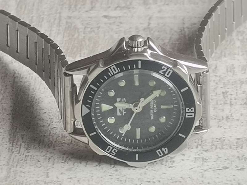 STUNNING LADIES TEC WATCH WITH ROTATING BEZEL IN EXCELLENT WORKING CONDITION