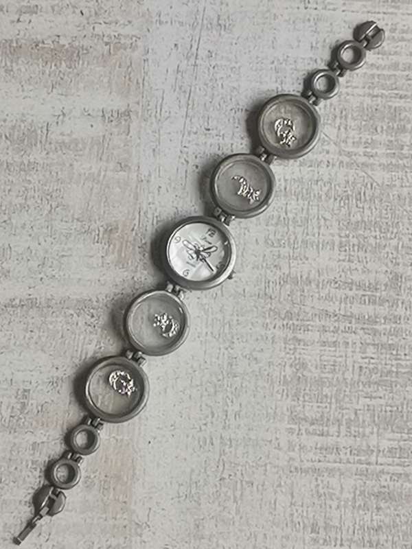 UNIQUE AND STUNNING LADIES DIVA MOTHER OF PEARL BRACELET WATCH IN EXCELLENT WORKING CONDITION