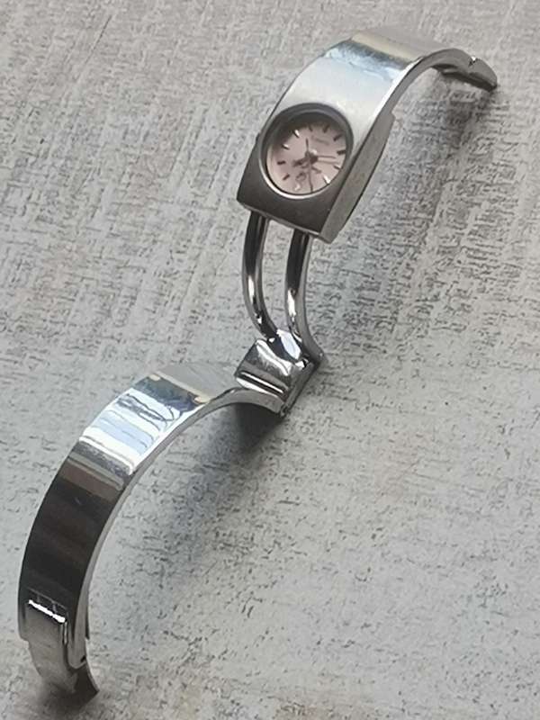 LADIES CHARLES RAYMOND WATCH IN EXCELLENT WORKING CONDITION