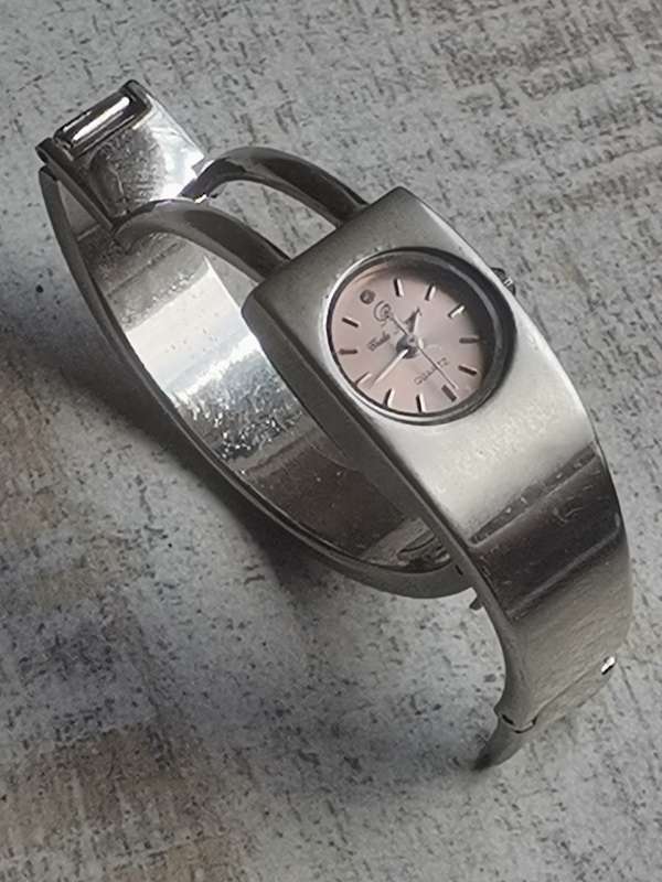LADIES CHARLES RAYMOND WATCH IN EXCELLENT WORKING CONDITION