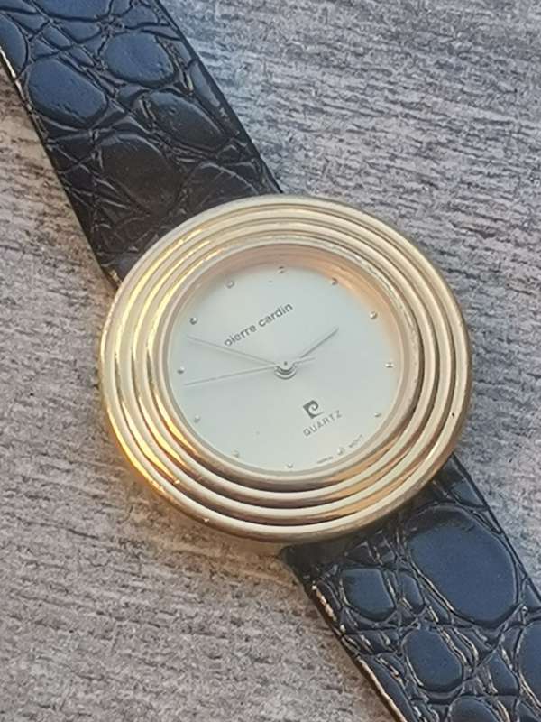 STUNNING LADIES GOLD PIERRE CARDIN WATCH IN EXCELLENT WORKING CONDITION