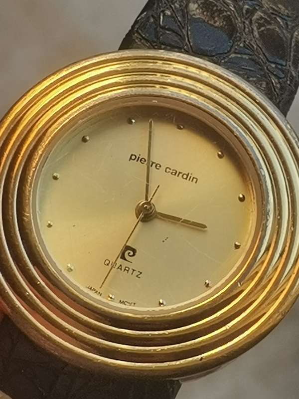 STUNNING LADIES GOLD PIERRE CARDIN WATCH IN EXCELLENT WORKING CONDITION