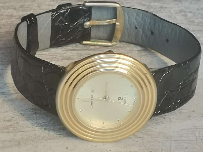 STUNNING LADIES GOLD PIERRE CARDIN WATCH IN EXCELLENT WORKING CONDITION