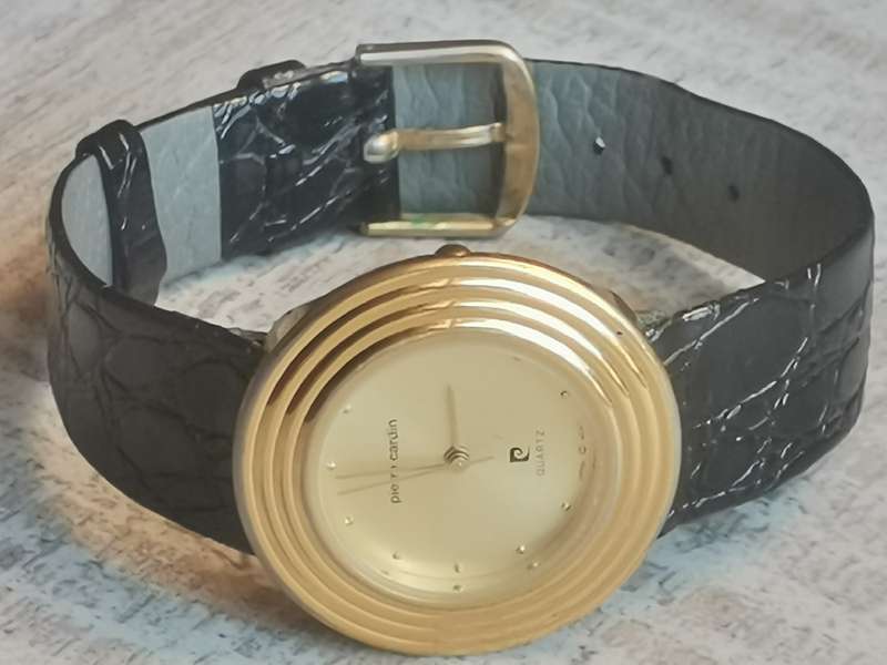 STUNNING LADIES GOLD PIERRE CARDIN WATCH IN EXCELLENT WORKING CONDITION