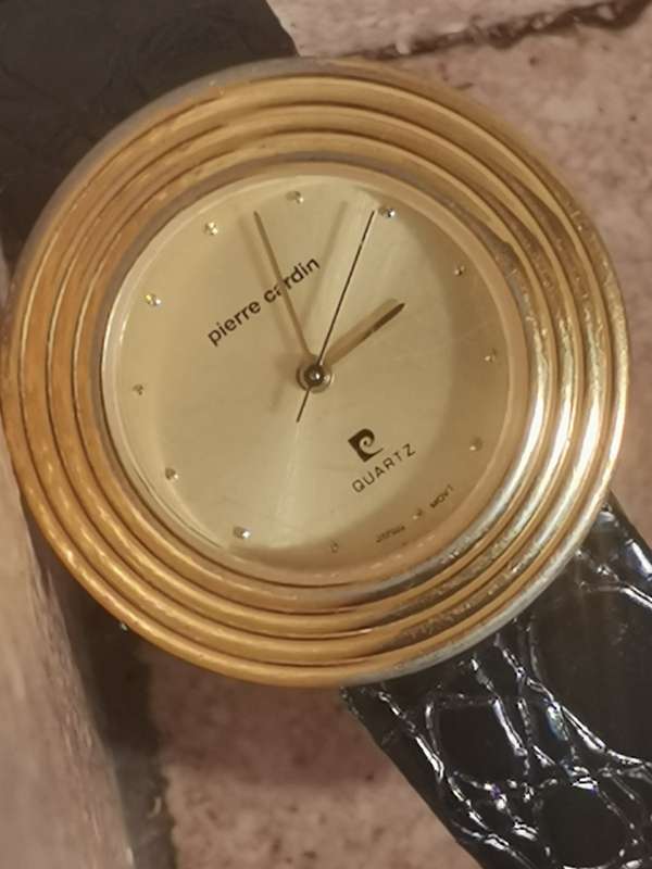 STUNNING LADIES GOLD PIERRE CARDIN WATCH IN EXCELLENT WORKING CONDITION