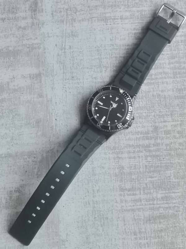 MENS WIN WATCH WITH ROTATING BEZEL IN EXCELLENT WORKING CONDITION