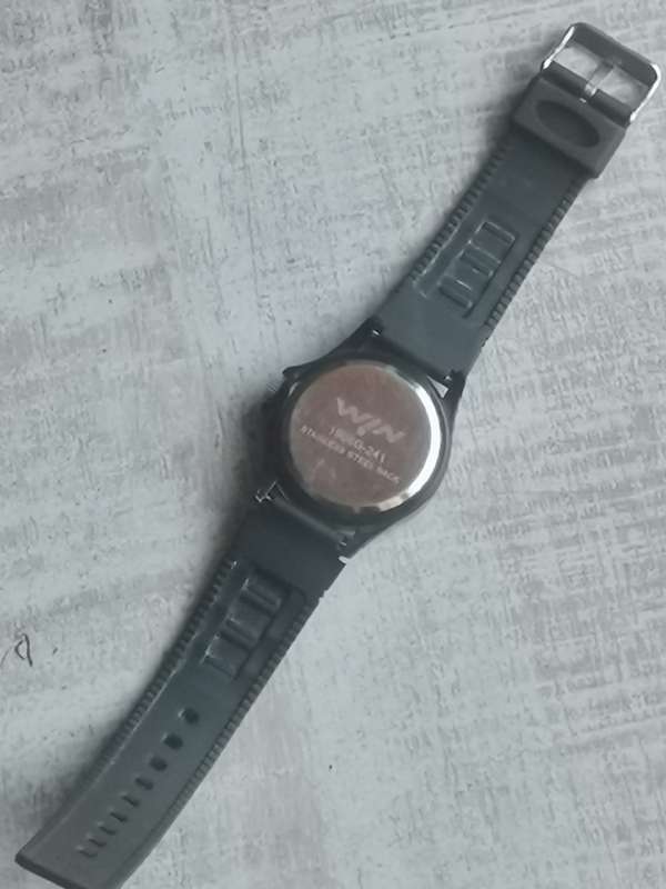 MENS WIN WATCH WITH ROTATING BEZEL IN EXCELLENT WORKING CONDITION