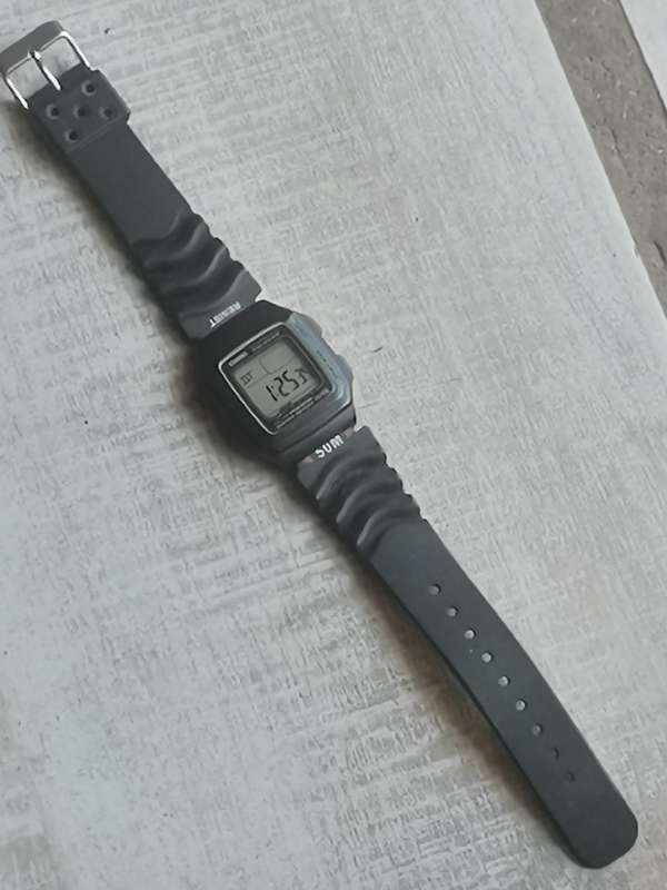 MENS CASIO F-201WA WATCH IN EXCELLENT WORKING CONDITION