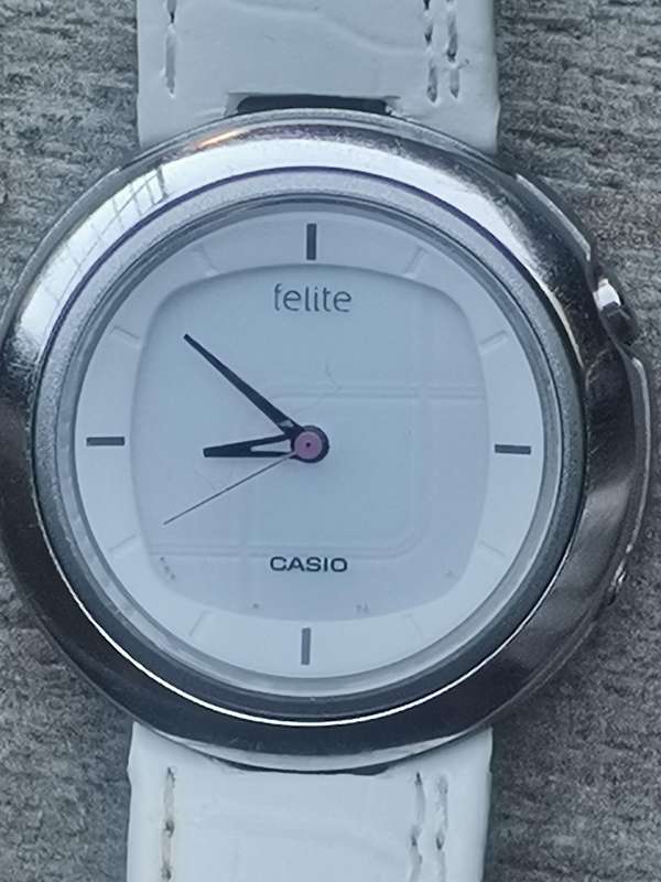 LADIES CASIO FELITE WATCH IN EXCELLENT WORKING CONDITION
