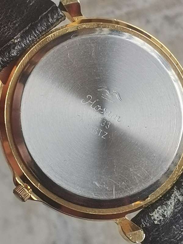STUNNING HUGE DIAL LADIES GOLD PLATED WATCH IN EXCELLENT WORKING CONDITION