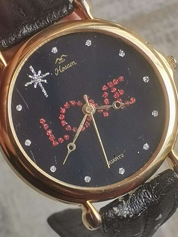 STUNNING HUGE DIAL LADIES GOLD PLATED WATCH IN EXCELLENT WORKING CONDITION