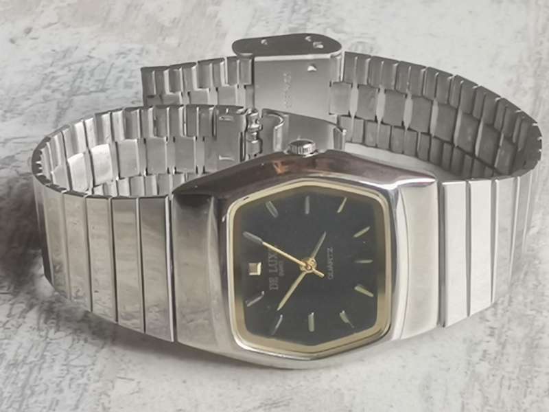 LADIES DE LUXE WATCH IN EXCELLENT WORKING CONDITION