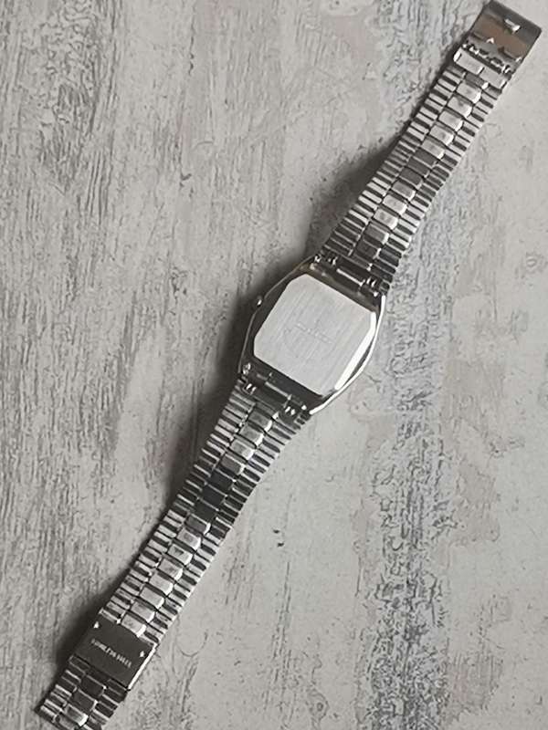 LADIES DE LUXE WATCH IN EXCELLENT WORKING CONDITION