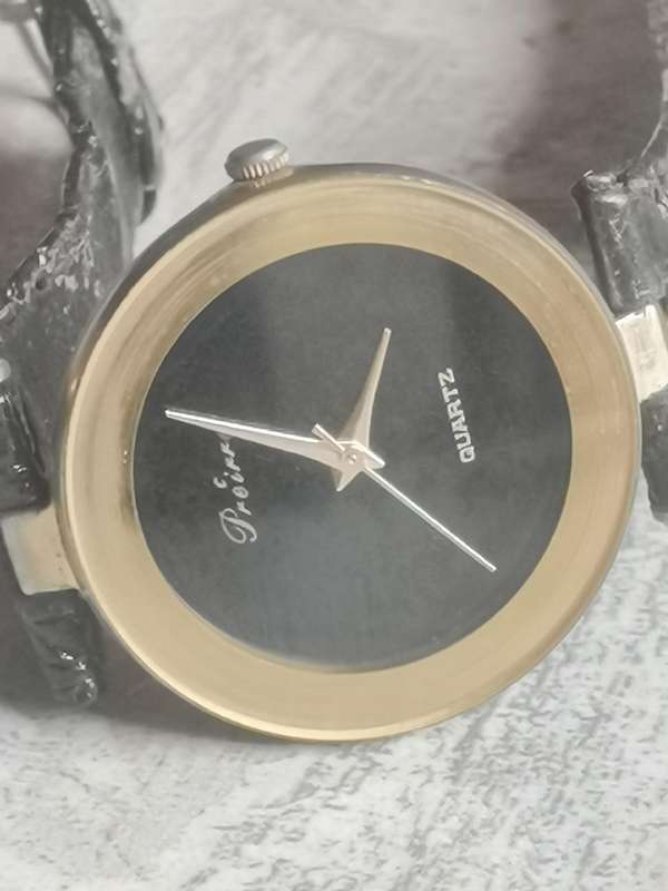 LADIES PREIRRE WATCH IN EXCELLENT WORKING CONDITION