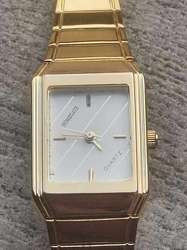 LADIES ALL GOLD HOMEGATE WATCH IN EXCELLENT WORKING CONDITION