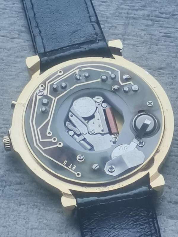 VINTAGE MENS LEGEND TENNIS WATCH WITH ROTATING COLOURFUL LIGHTS IN EXCELLENT WORKING CONDITION