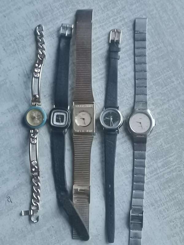 LADIES WATCH COLLECTION ALL IN EXCELLENT WORKING CONDITION - BIDDING FOR ALL 5 WATCHES