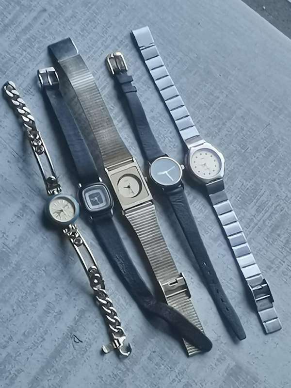 LADIES WATCH COLLECTION ALL IN EXCELLENT WORKING CONDITION - BIDDING FOR ALL 5 WATCHES