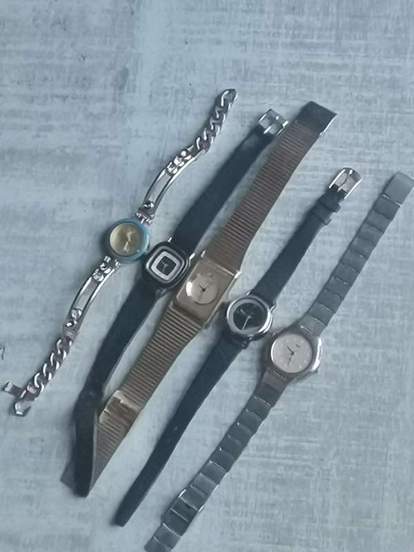 LADIES WATCH COLLECTION ALL IN EXCELLENT WORKING CONDITION - BIDDING FOR ALL 5 WATCHES