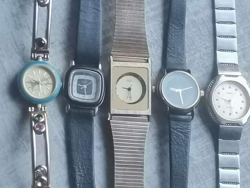 LADIES WATCH COLLECTION ALL IN EXCELLENT WORKING CONDITION - BIDDING FOR ALL 5 WATCHES