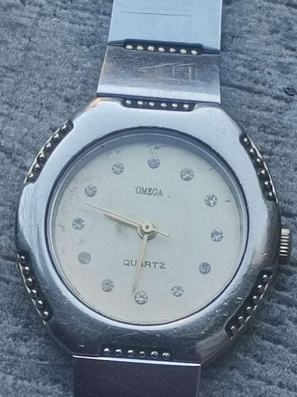 LADIES WATCH COLLECTION ALL IN EXCELLENT WORKING CONDITION - BIDDING FOR ALL 5 WATCHES