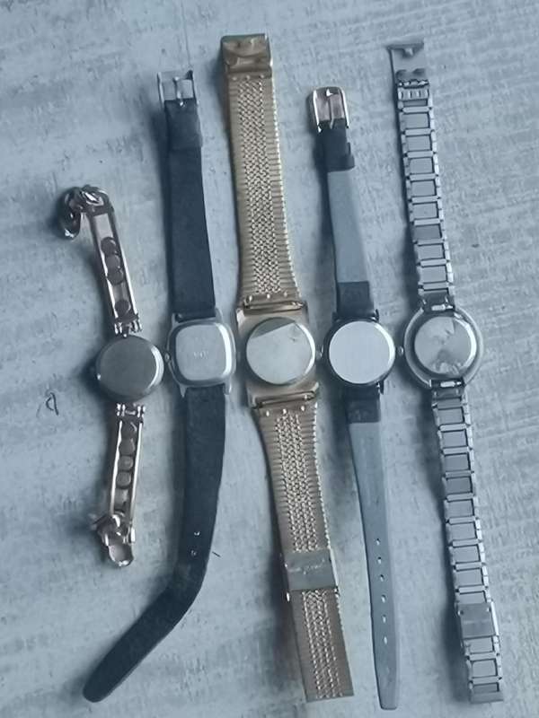 LADIES WATCH COLLECTION ALL IN EXCELLENT WORKING CONDITION - BIDDING FOR ALL 5 WATCHES