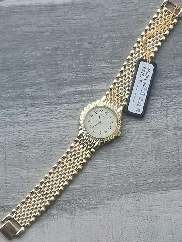 VINTAGE MENS SAKYNO ALL GOLD WATCH IN EXCELLENT WORKING CONDITION - NEW OLD STOCK