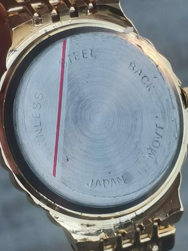 VINTAGE MENS SAKYNO ALL GOLD WATCH IN EXCELLENT WORKING CONDITION - NEW OLD STOCK