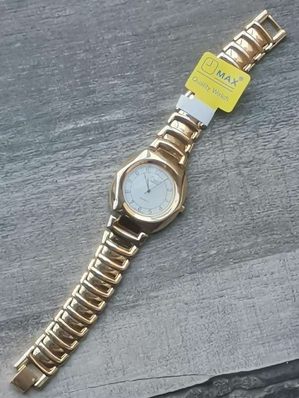 VINTAGE MENS ALL GOLD OMAX WATCH IN EXCELLENT WORKING CONDITION - NEW OLD STOCK