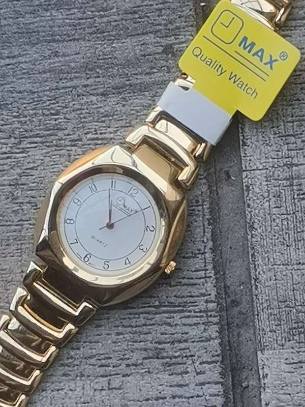 VINTAGE MENS ALL GOLD OMAX WATCH IN EXCELLENT WORKING CONDITION - NEW OLD STOCK