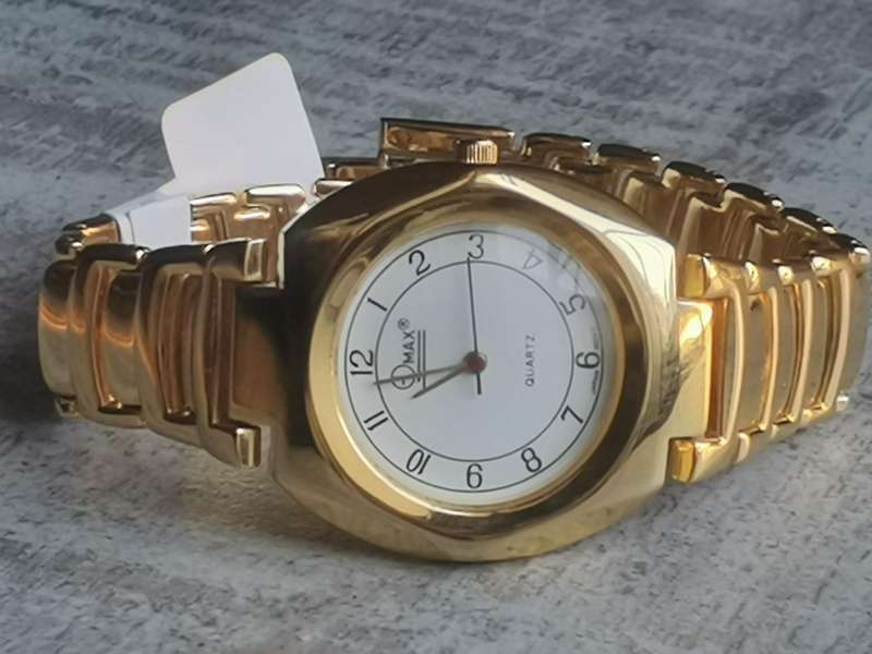 VINTAGE MENS ALL GOLD OMAX WATCH IN EXCELLENT WORKING CONDITION - NEW OLD STOCK
