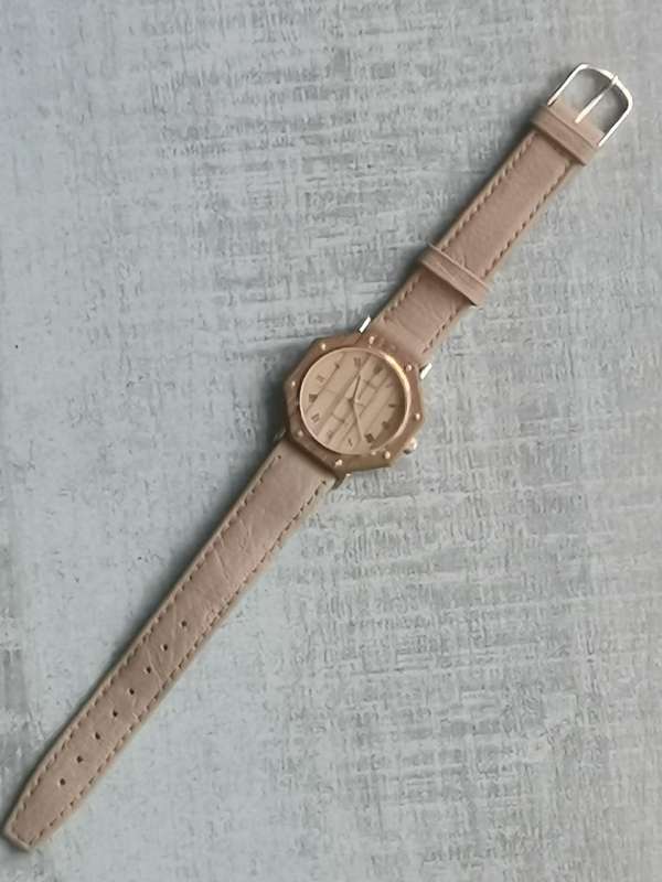MENS CLASSIC WATCH IN EXCELLENT WORKING CONDITION