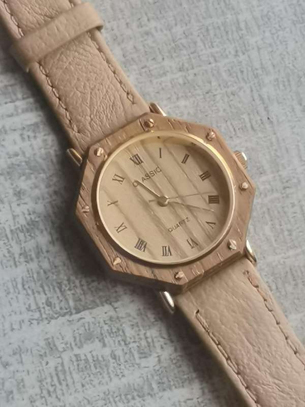 MENS CLASSIC WATCH IN EXCELLENT WORKING CONDITION