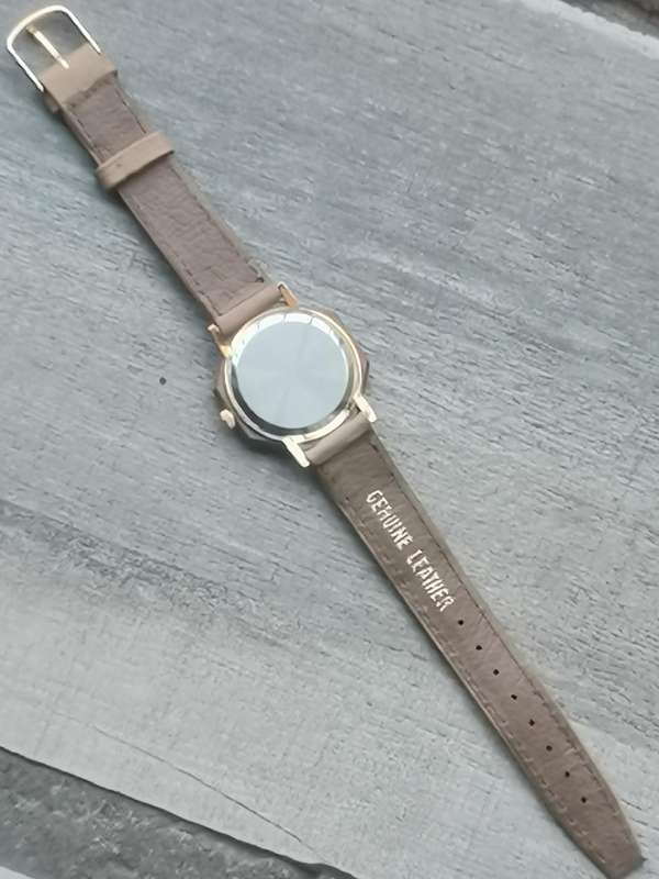 MENS CLASSIC WATCH IN EXCELLENT WORKING CONDITION