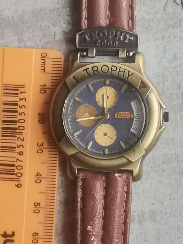 MENS TROPHY SAFARI WATCH WITH ROTATING BEZEL IN EXCELLENT WORKING CONDITION